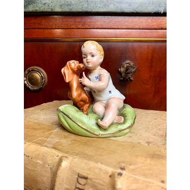 ФАРФОРОВАЯ СТАТУЭТКА «ДЕВОЧКА С СОБАЧКОЙ», CAPODIMONTE, ИТАЛИЯ
