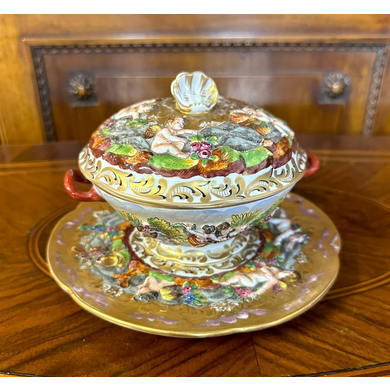 Небольшой террин/супница, бисквитный фарфор, Capodimonte., начало ХХ века, Италия