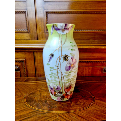 Ваза для цветов из опалового стекла, Франция