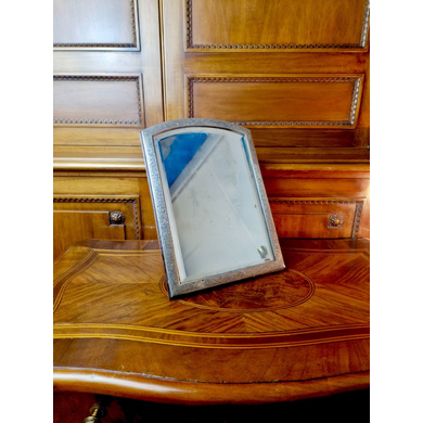 Настольное туалетное зеркало в серебряной раме