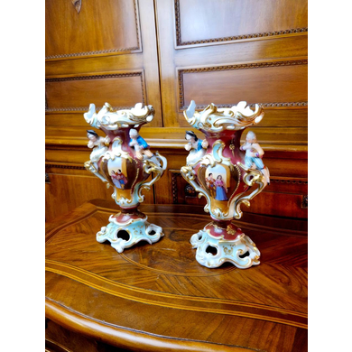 Парные антикварные вазы XIX века из фарфора