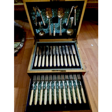 Десертный набор столовых приборов на 12 персон, серебрение, около 1900 г