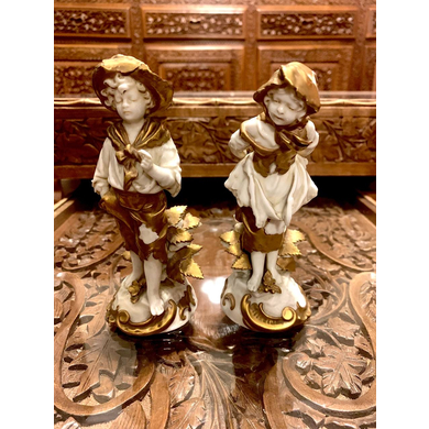 Парные статуэтки из фарфора, Capodimonte, около 1900 г